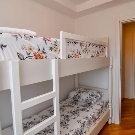 Moderan Dvosoban Stan Budva