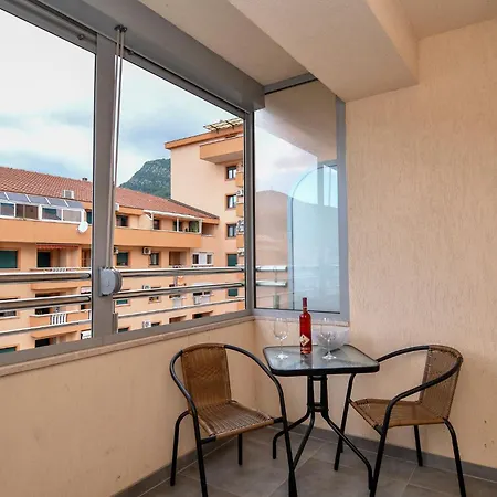 Apartment Moderan Dvosoban Stan