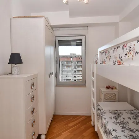 Moderan Dvosoban Stan Apartment Budva